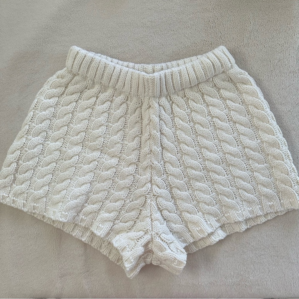 Cable knit shorts